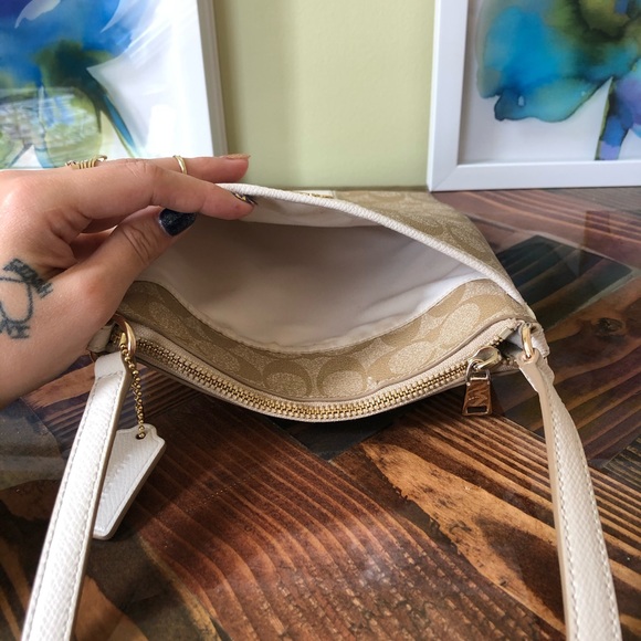 Crossbody - Picture 3 of 5